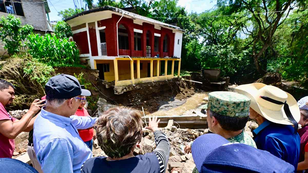 Tras recorrido en Tejupilco, Delfina Gómez anuncia reubicación de viviendas dañadas por desbordamiento de rio Rincón de López