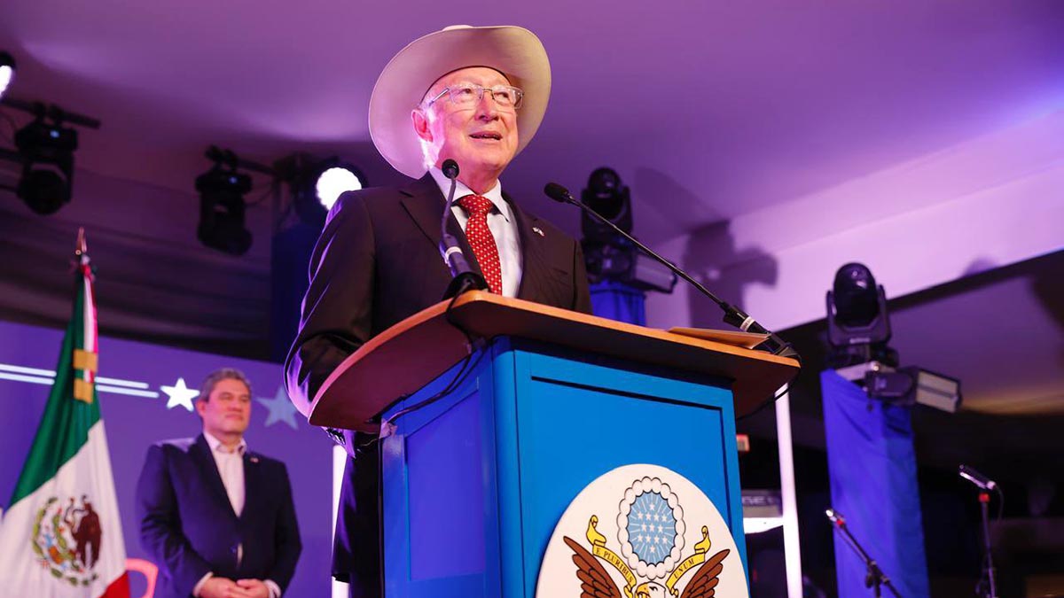 Ken Salazar insiste en "daño" a la relación bilateral México-EU por la reforma judicial