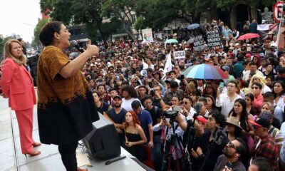 Las ministras Lenia Batres y Loretta Ortiz se unen a mitin de jóvenes a favor de reforma judicial