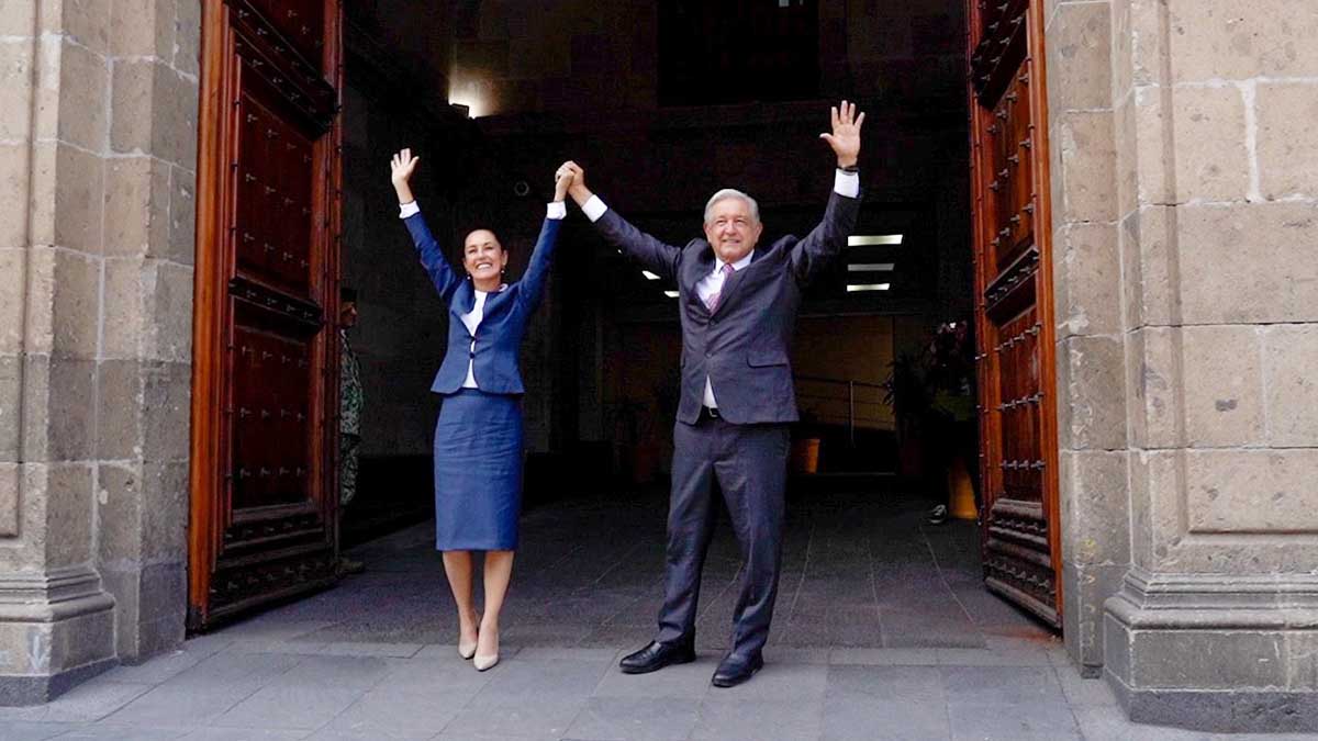 “¡Presidenta, presidenta!”, ovaciona AMLO en tres ocasiones a Sheinbaum en medio de su último informe