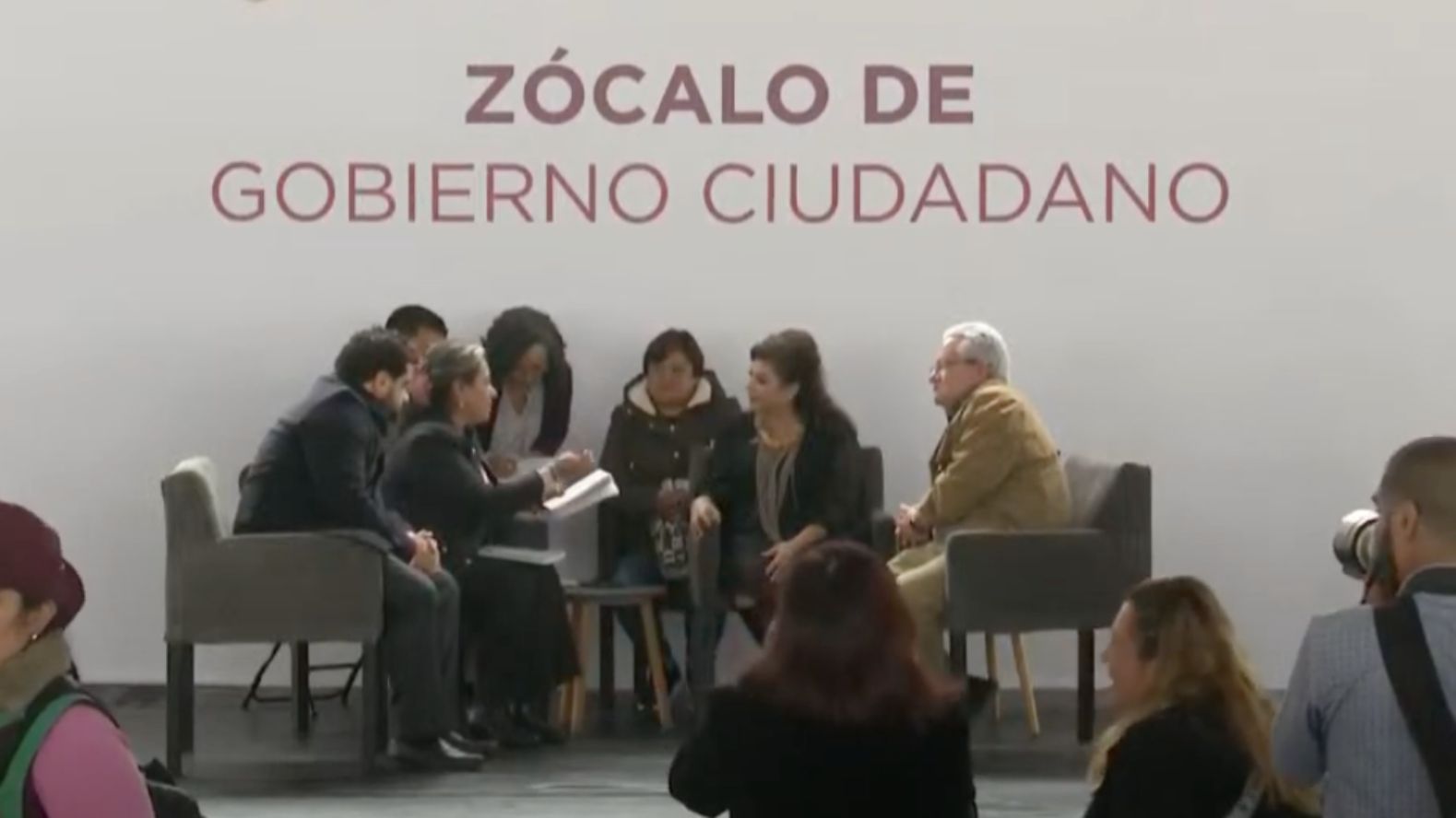 Brugada inicia jornadas de atención ciudadana en el Zócalo