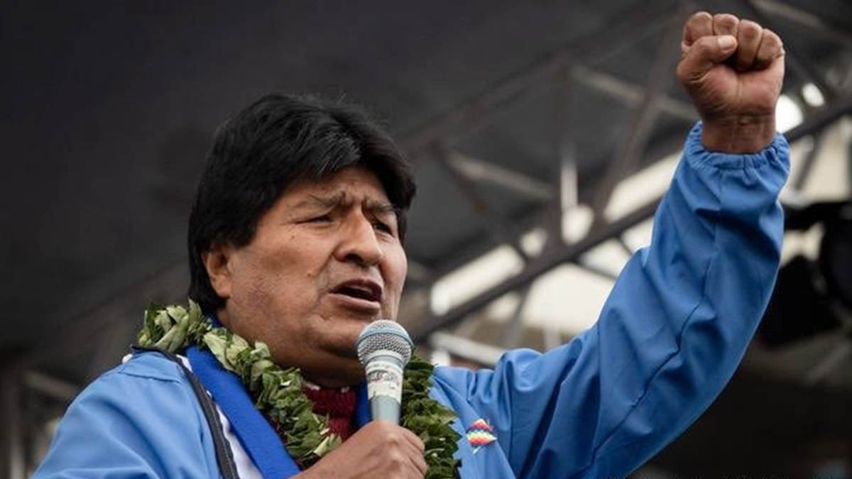 Disparan a auto en que viajaba Evo Morales; acusa intento de magnicidio