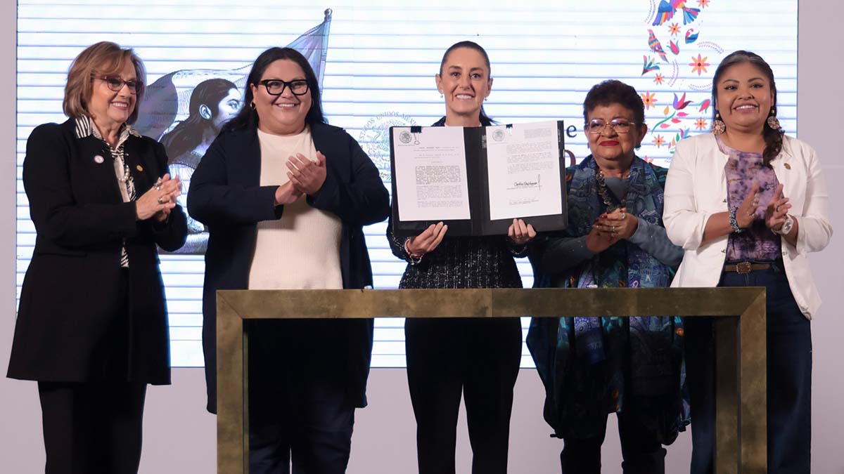 Sheinbaum firma decreto para garantizar derechos de las mujeres