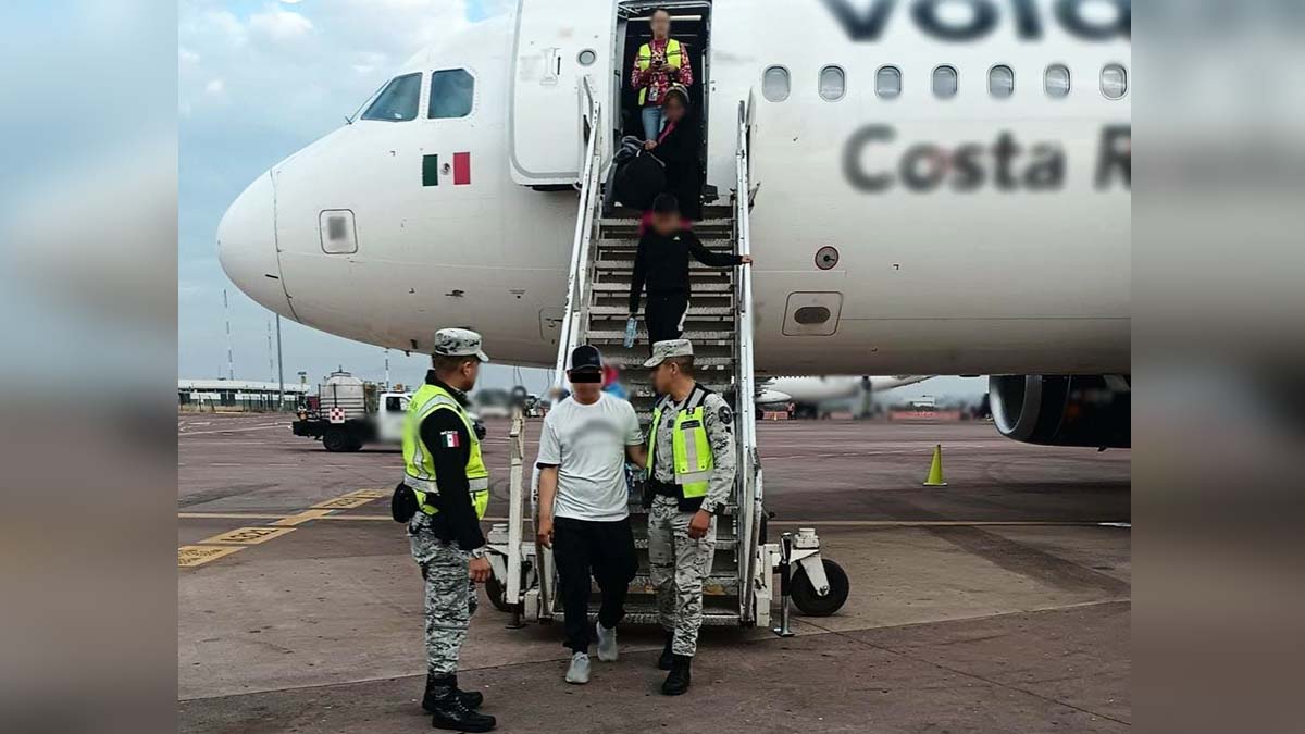 Detienen a hombre que intentaba desviar un vuelo hacia Tijuana a Estados Unidos