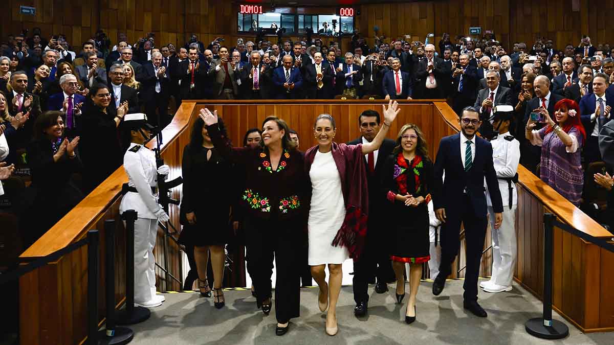 Sheinbaum asiste a toma de posesión de Rocío Nahle como gobernadora de Veracruz