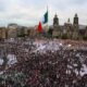 Miles de simpatizantes de la 4, en Zócalo de la Ciudad de México, por El informe de los 100 días de gobierno de Claudia Sheinbaum