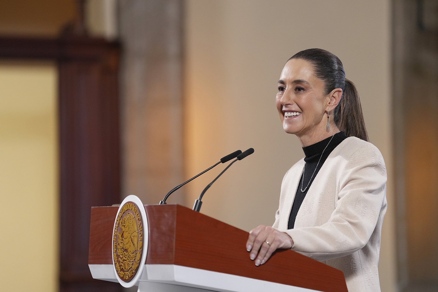 Sheinbaum reconoce problema de petróleo con agua y sal