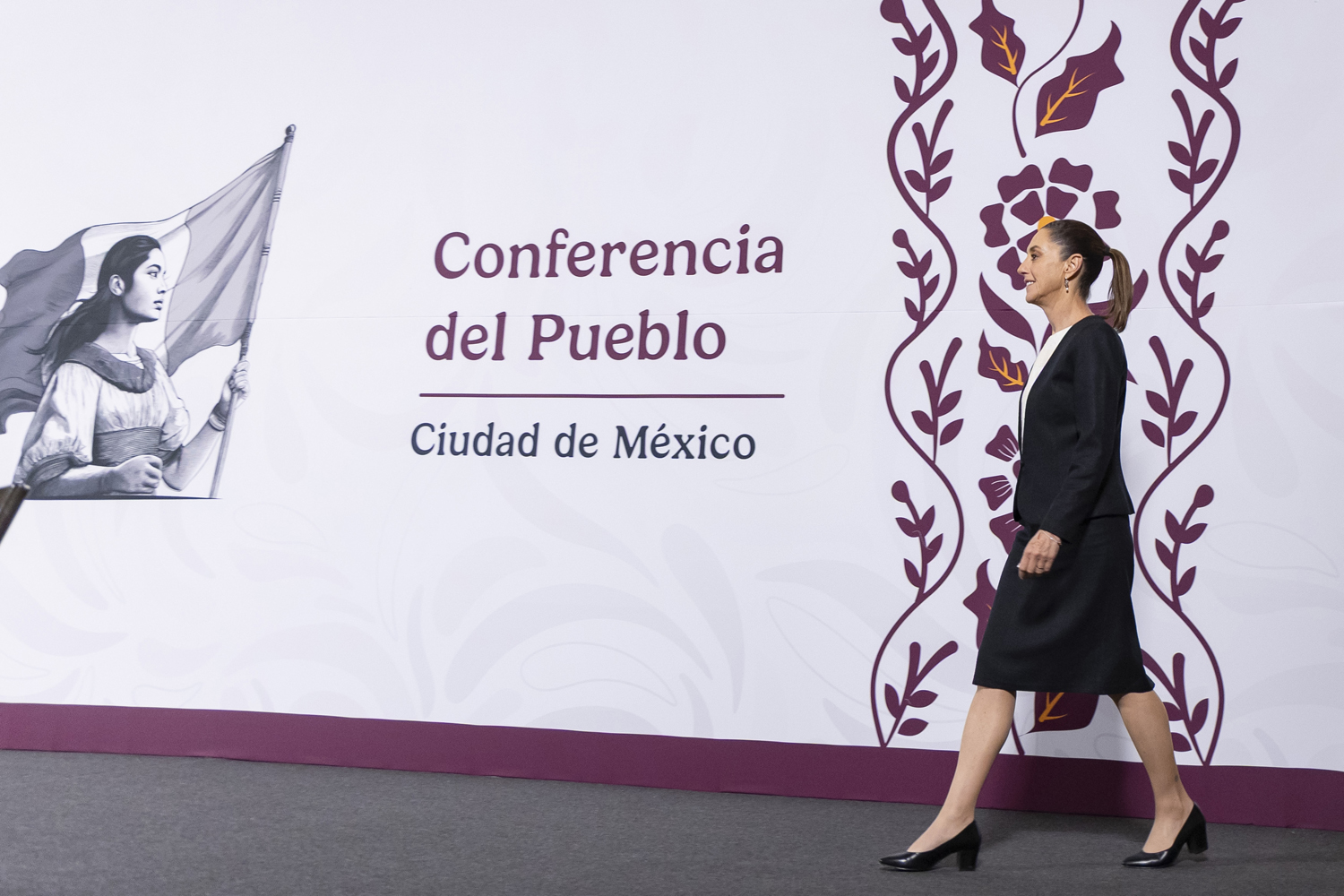 Vallas en Palacio Nacional para el 8M “son de protección para las propias mujeres y policías”: Sheinbaum