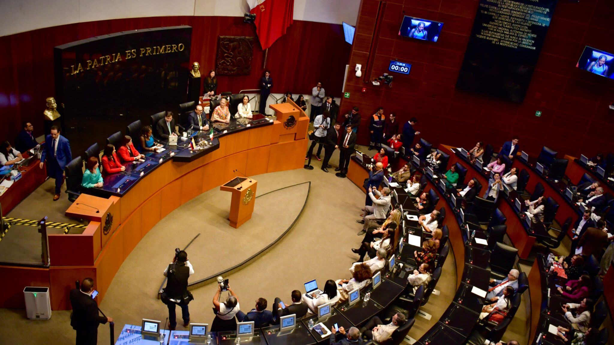 Senado aprueba Ley de Adquisiciones y reforma a Ley de Obras Públicas