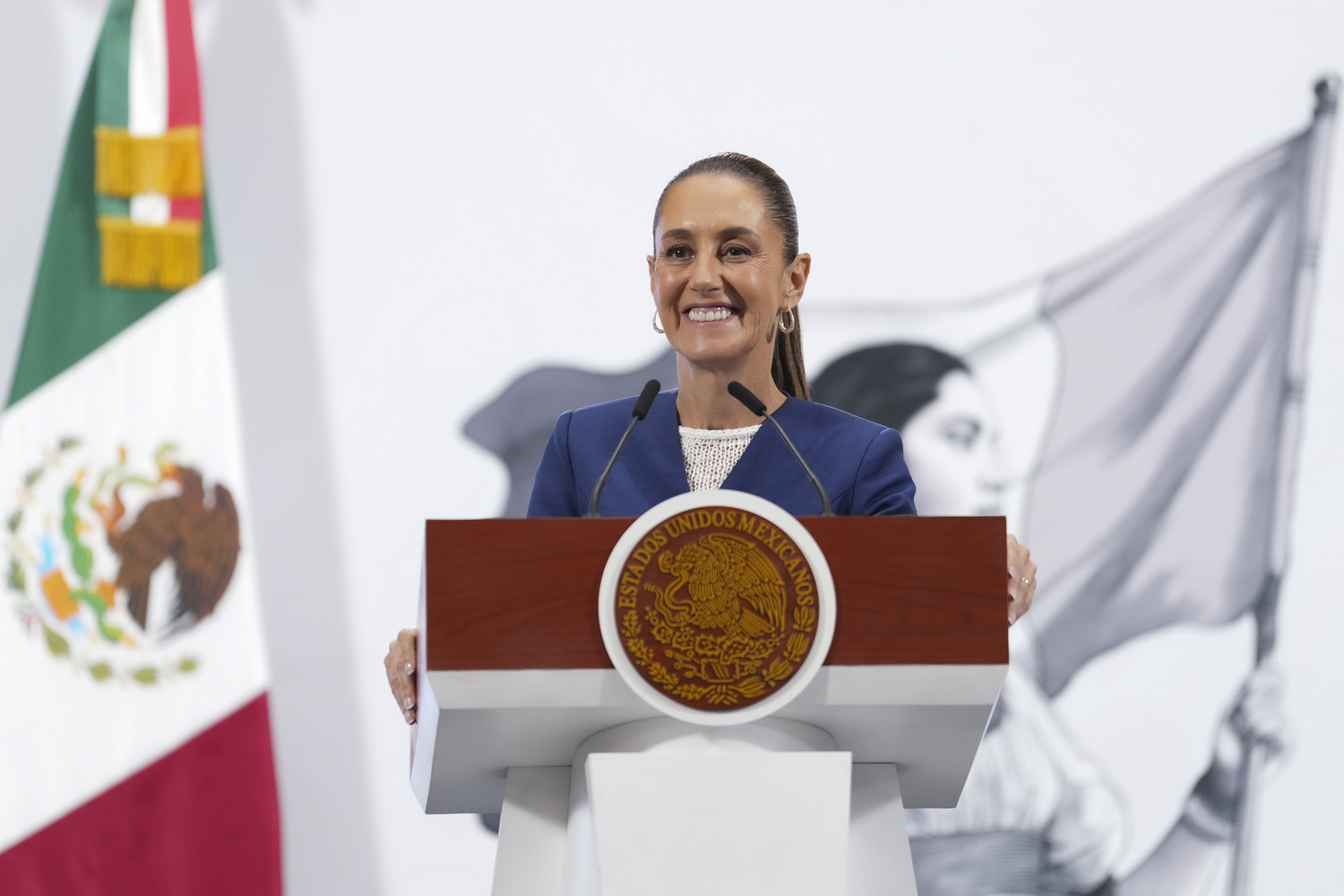 Alista México cambio de embajadores y cónsules