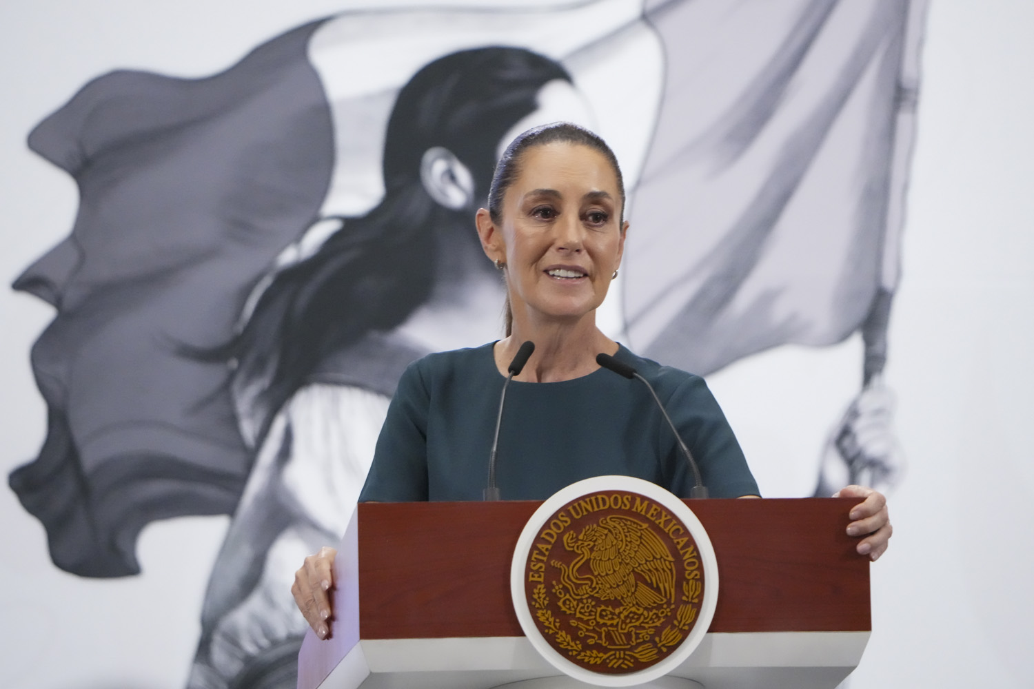 Tratado con EU impide que se graven remesas, advierte Sheinbaum