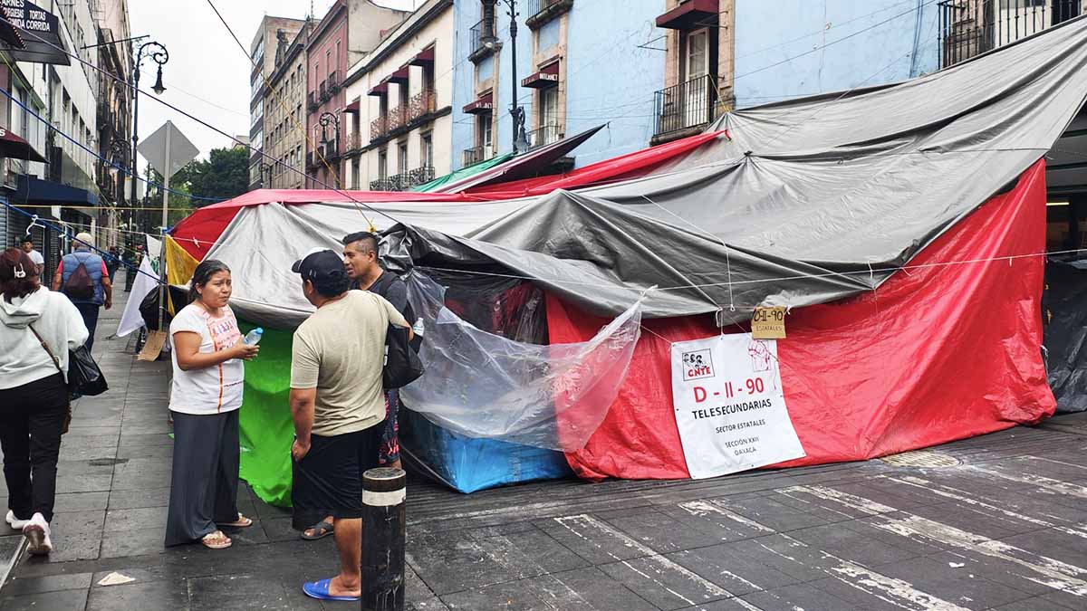 CNTE se mantiene en su plantón durante la elección judicial