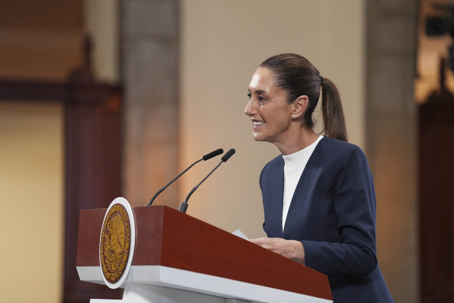 Hace Sheinbaum votos por la paz ante alza en hidrocarburos por conflicto Israel-Irán
