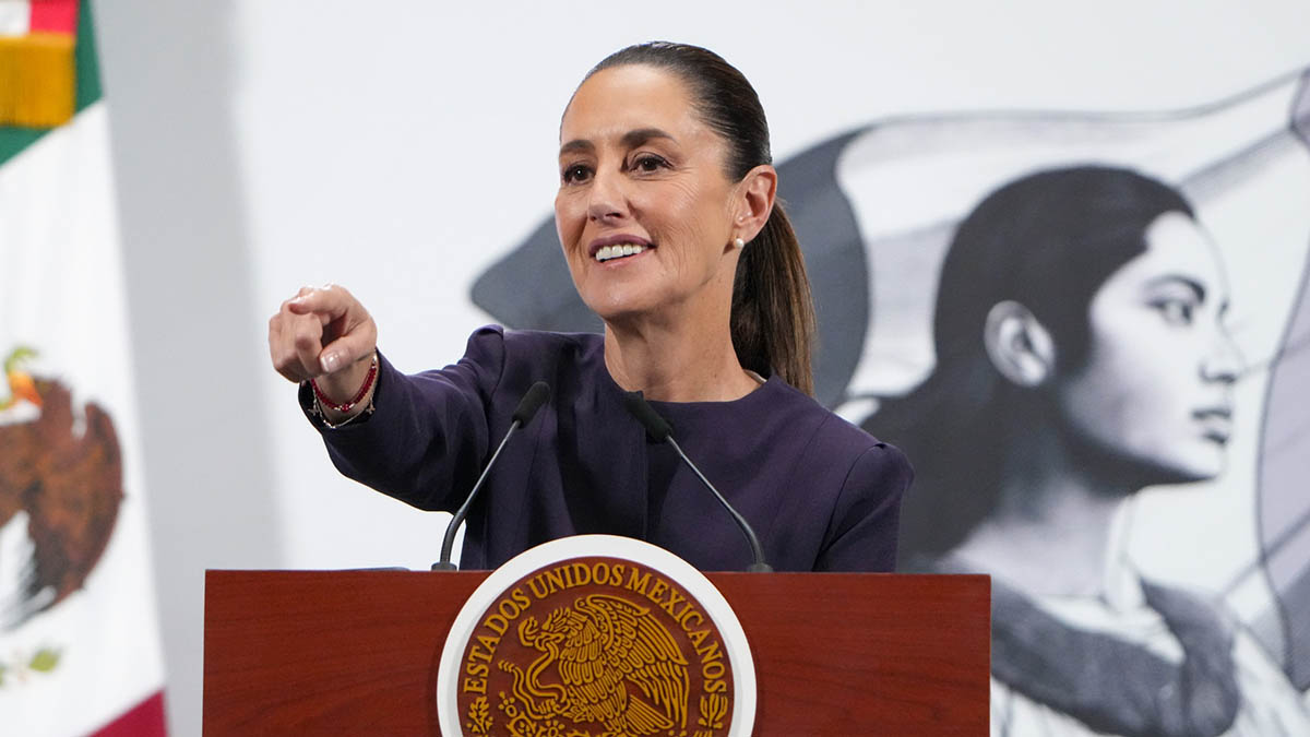 Padres de Ayotzinapa pedían salida de Rosendo Gómez, revela Sheinbaum; Pasarán, nuevo encargado de la Fiscalía