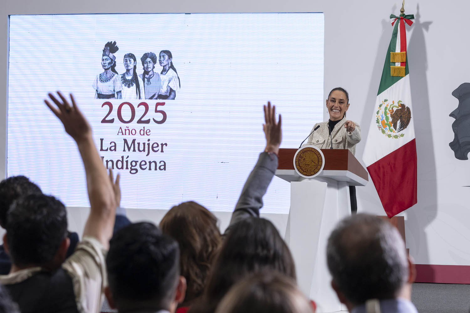 Sheinbaum no descarta comprar plantas de Iberdrola