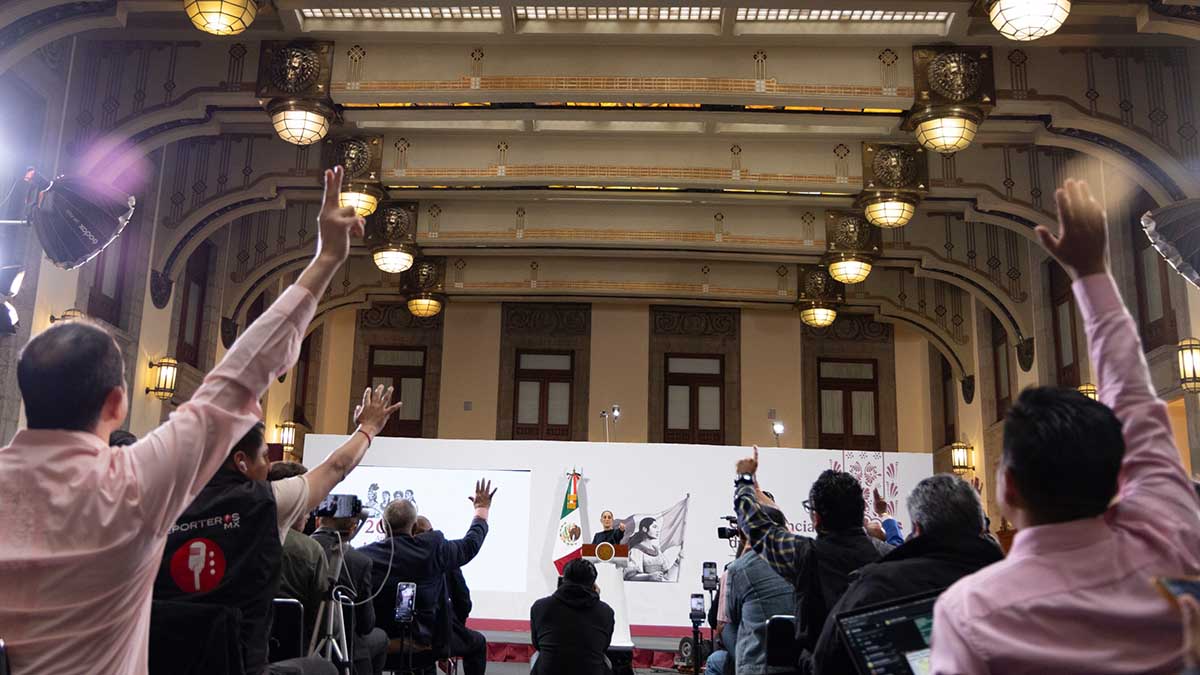 Ante escándalo de la Luz del Mundo, Sheinbaum plantea revisar registro