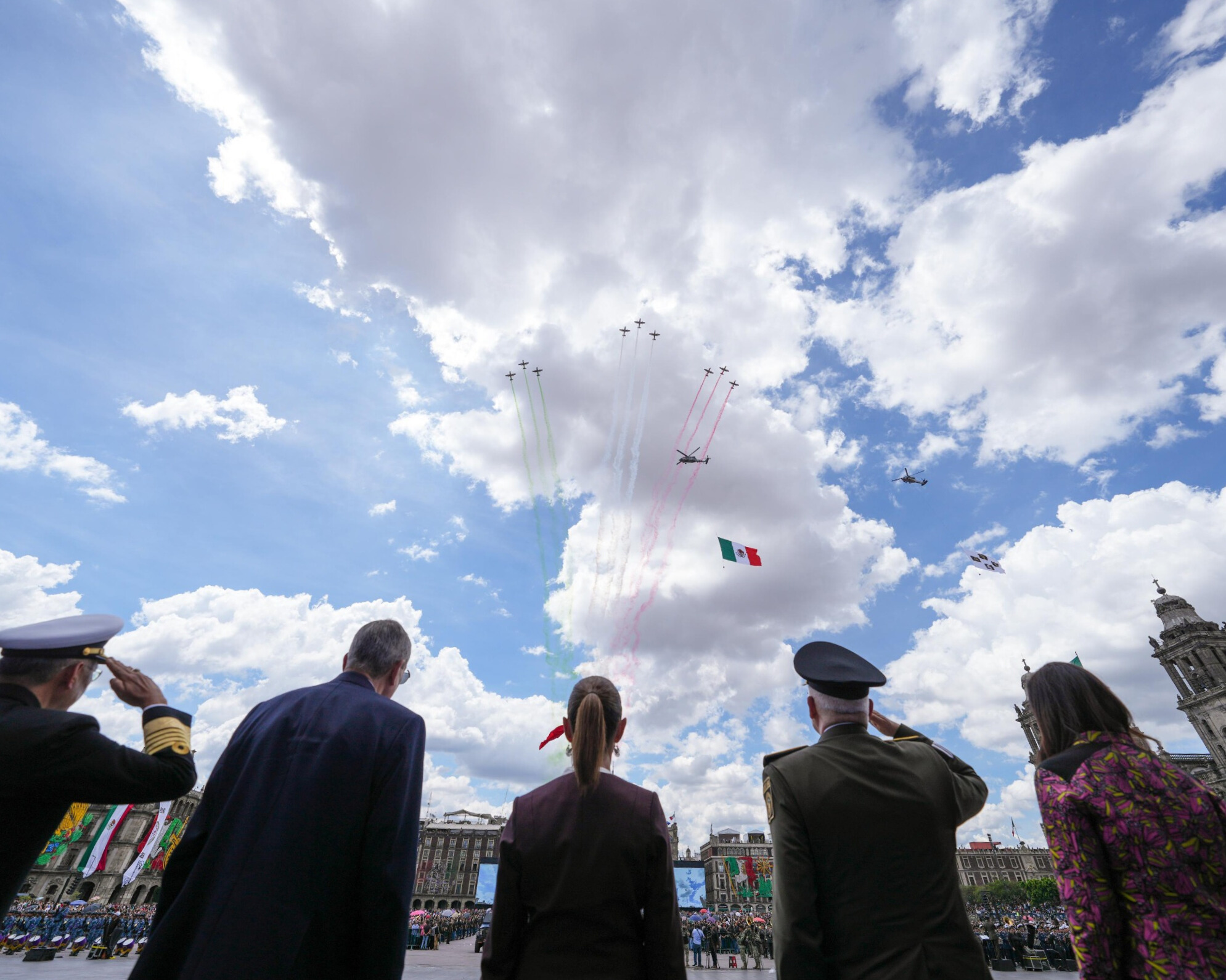 Sin novedad y en un ambiente de fiesta, se realiza el Desfile Militar del 16 de septiembre