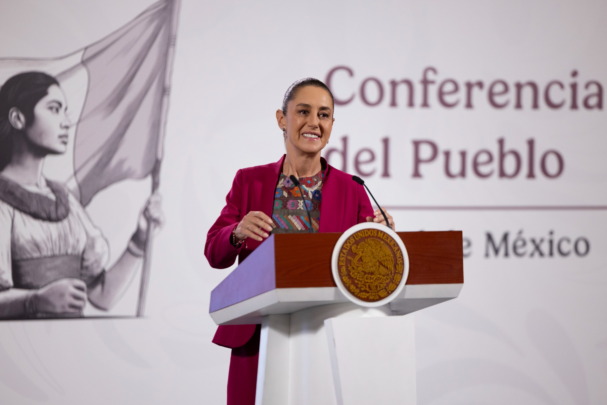 Sheinbaum rechaza ‘fuego amigo’ de su gobierno contra Adán Augusto López