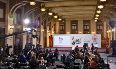 No soy mamá para andar regañando; solo que ni plurinominales serán, advierte Sheinbaum a morenistas que caen en parafernalias del poder