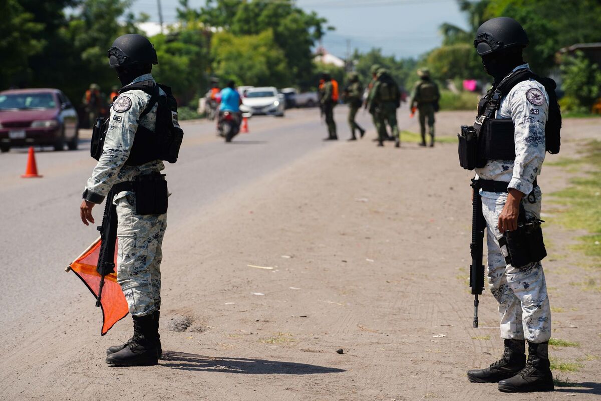 Asesinan a sobrino de Hipólito Mora en Michoacán