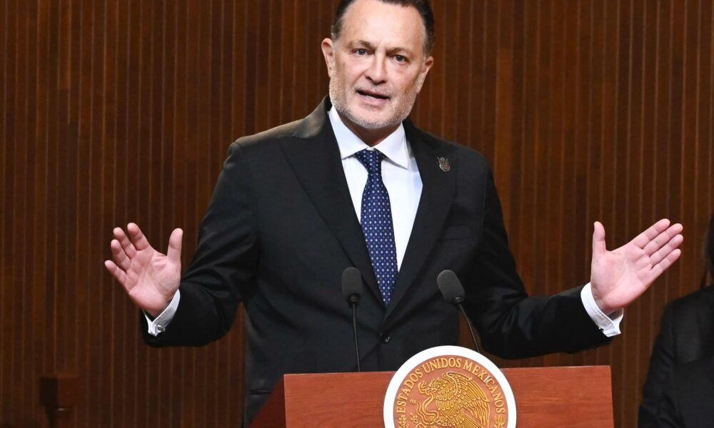 Mauricioi Kuri González, Día de la Constitución