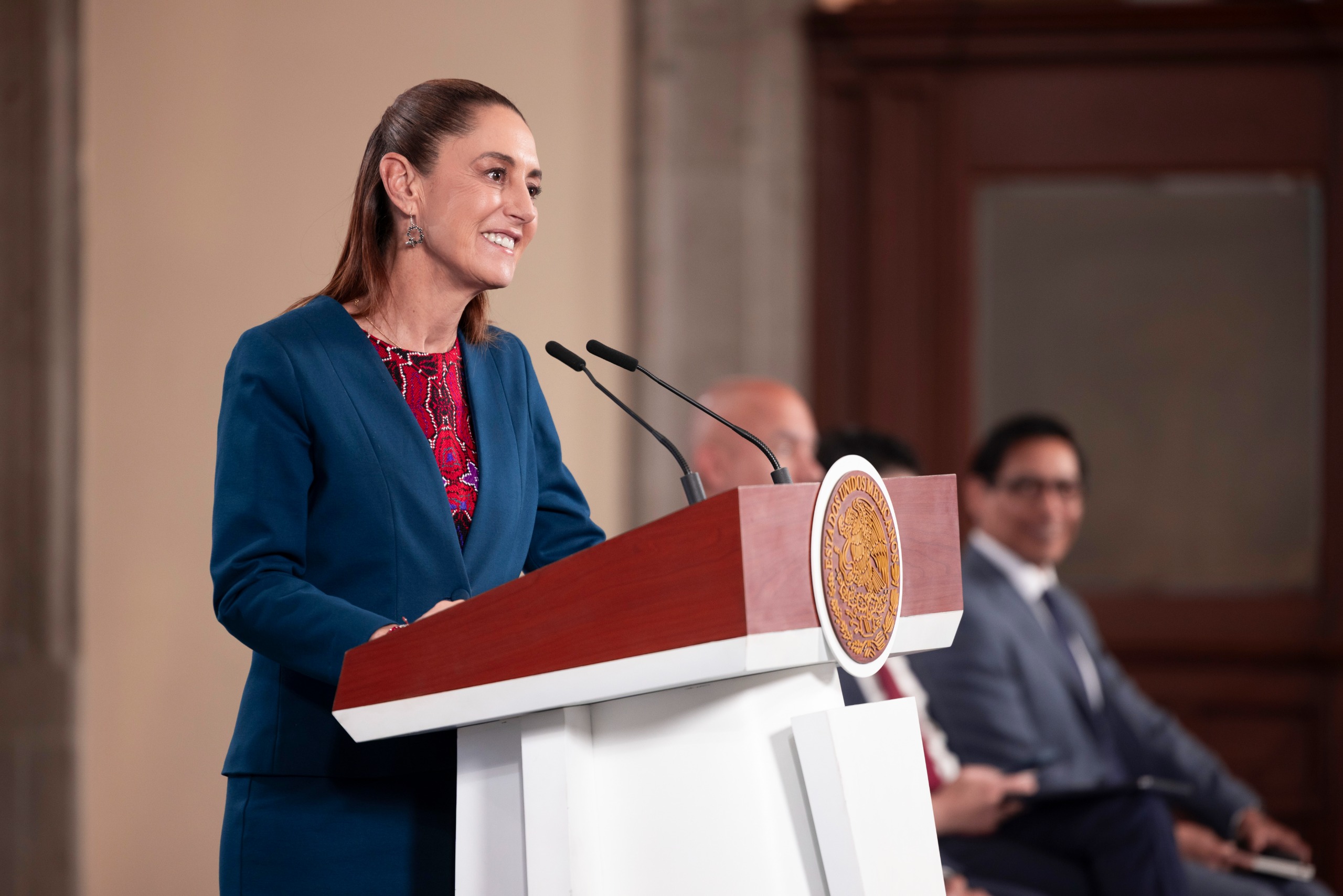 Tope de pensiones no será retroactiva, pero a partir de aprobación de reforma se disminuirán: Sheinbaum