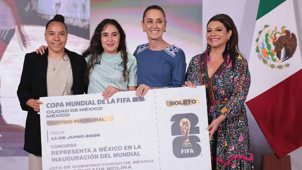 Sheinbaum y Brugada entregan boletos para inauguración del Mundial