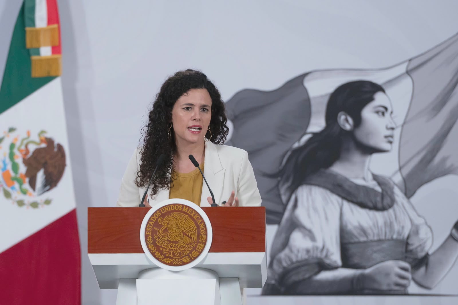 Luisa Alcalde acusa violentación de confidencialidad y linchamiento mediático a Rocha y 9 más