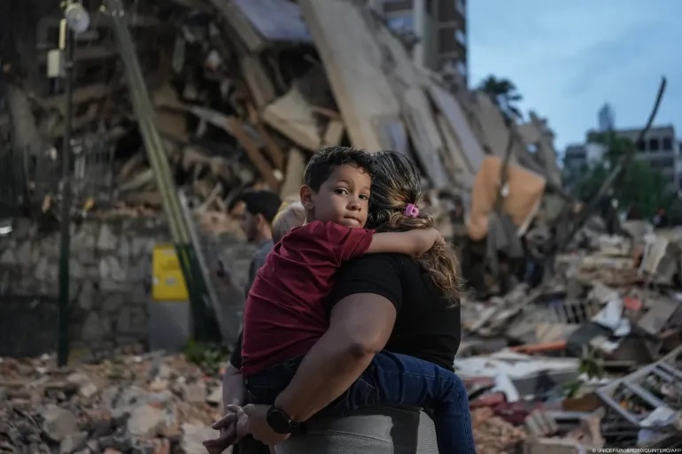 Sube a mil 450 el número de muertos en Venezuela por terremotos