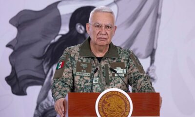 Prohibido e ilegal, uso de uniformes e insignias oficiales en escuelas militarizadas: Sedena