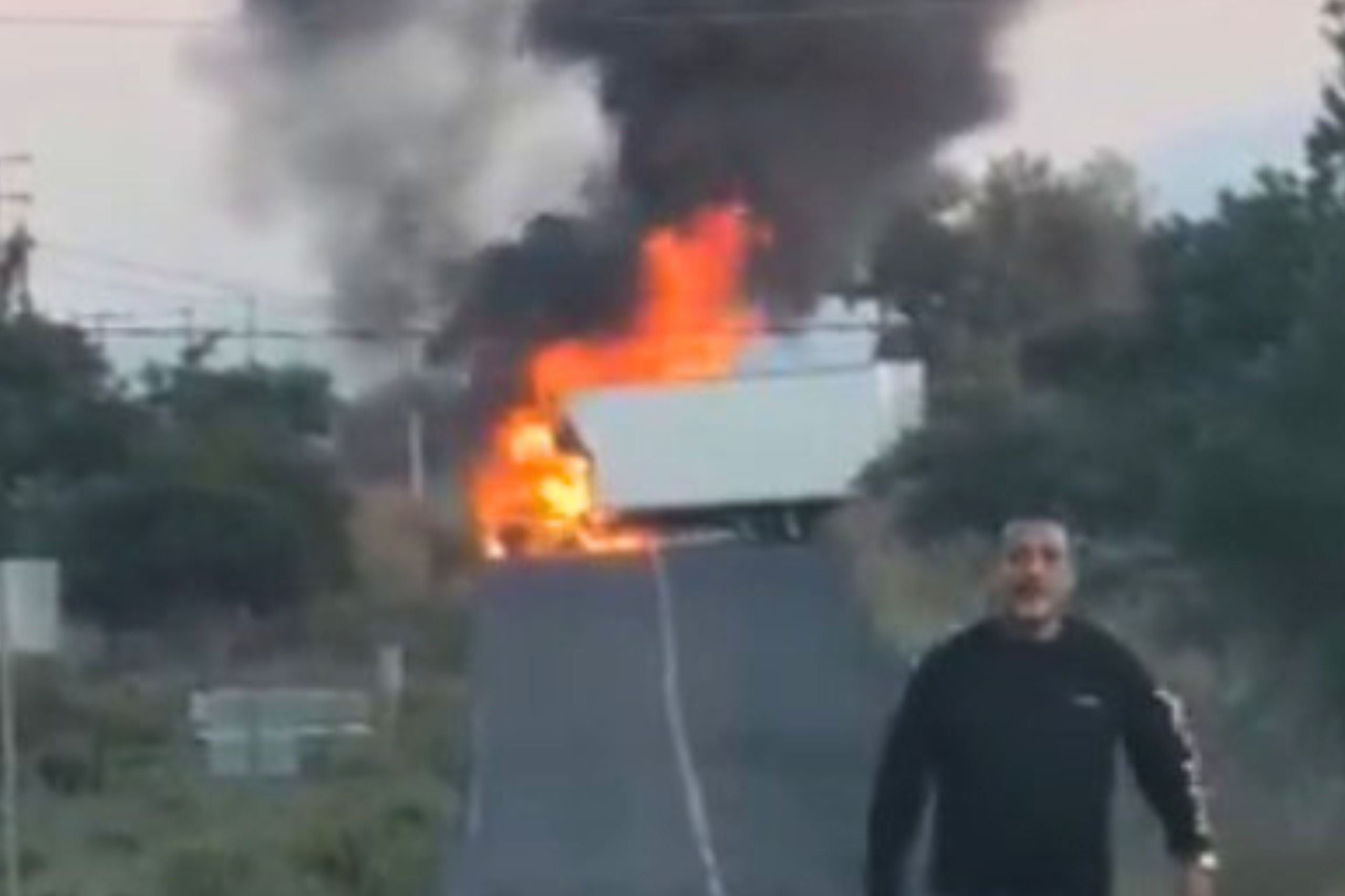 Toma de carreteras e incendio de vehículos de Michoacán, porque hay un operativo de detención: Sheinbaum