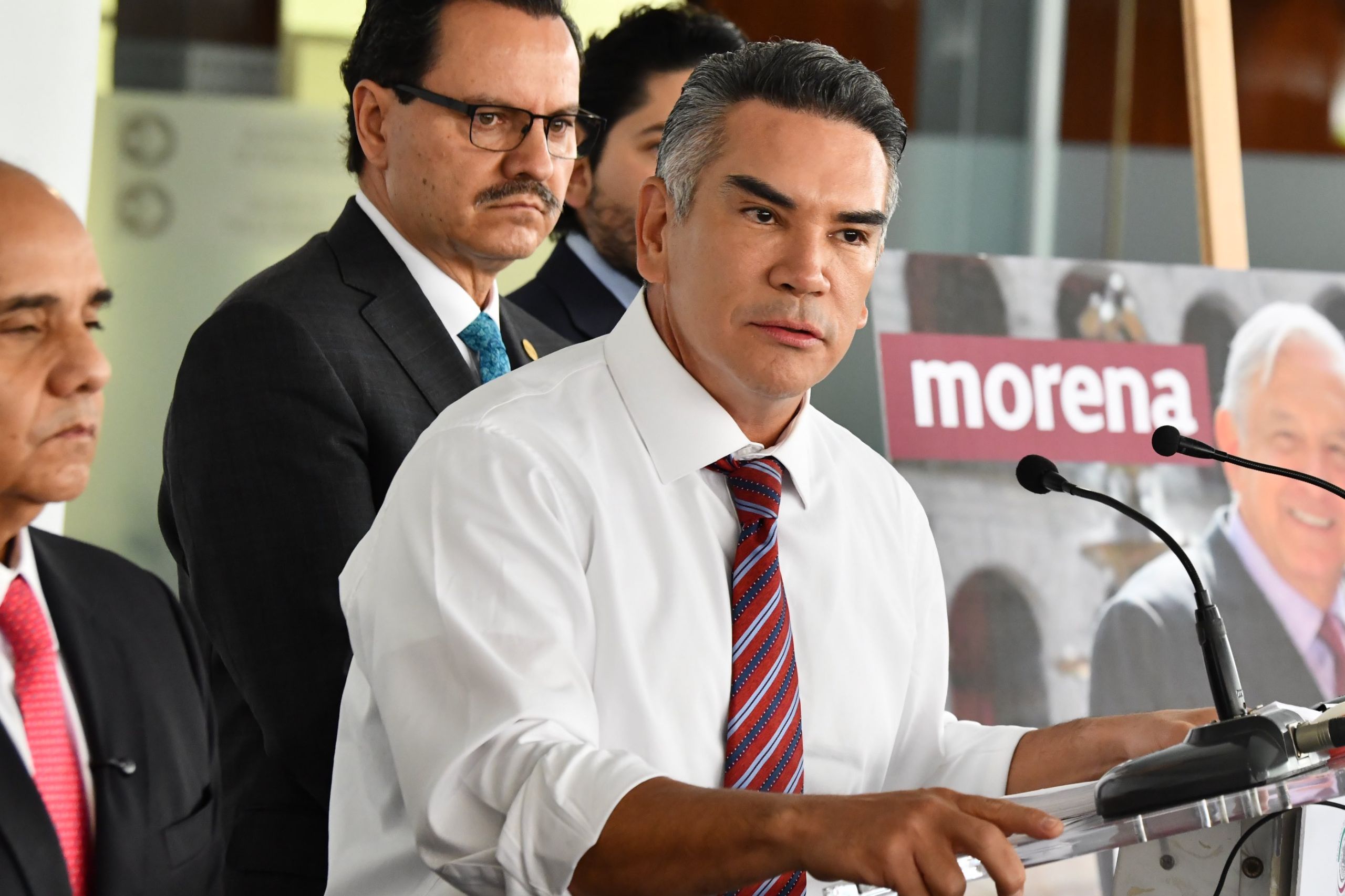 Los líderes de los partidos de oposición están entregados al extranjero: Sheinbaum