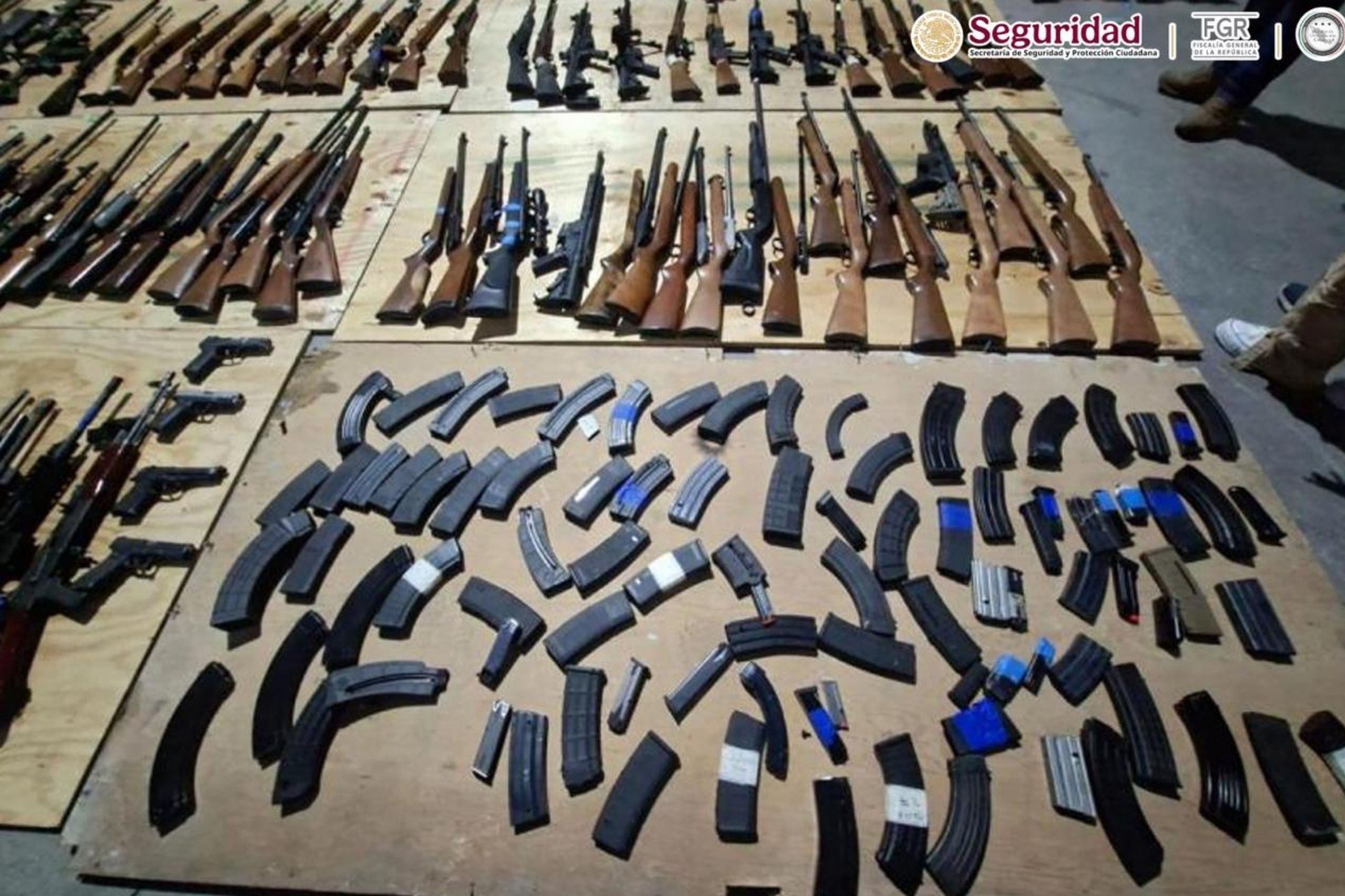 México asegura en Nuevo León arsenal proveniente de Texas