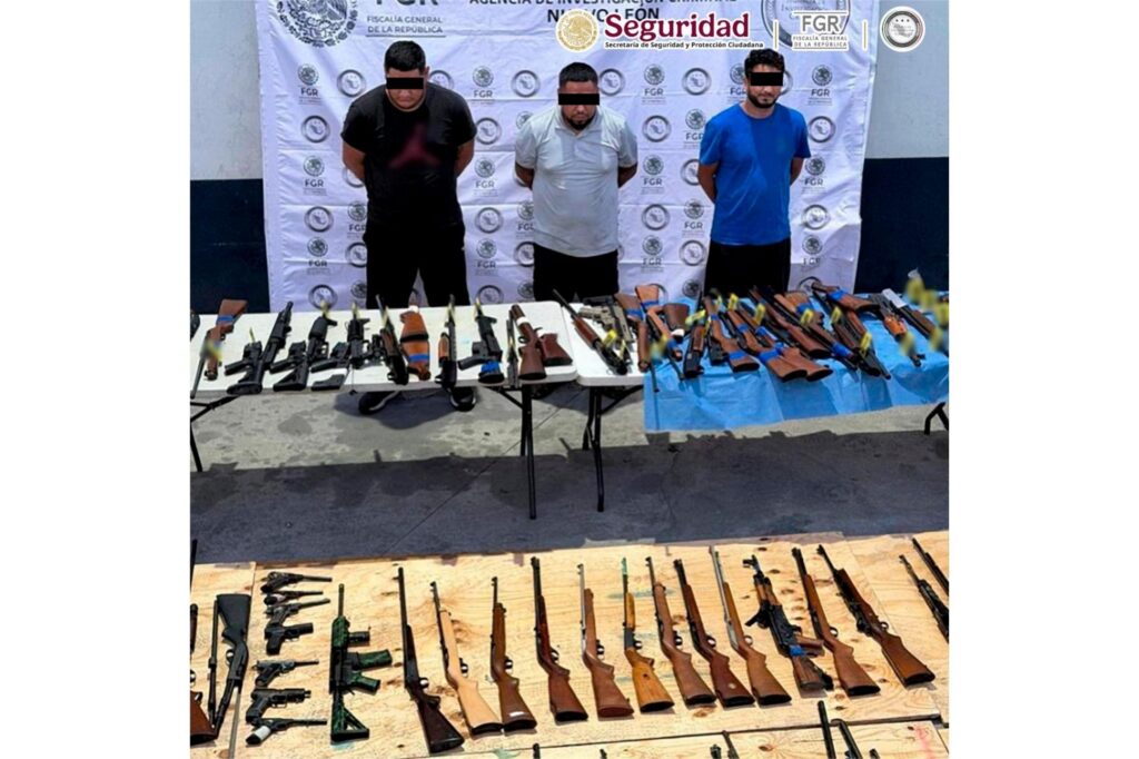 México asegura en Nuevo León arsenal proveniente de Texas