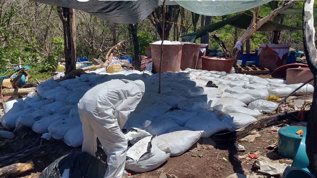 En Sinaloa, desmantelan el segundo más grande laboratorio de metanfetaminas