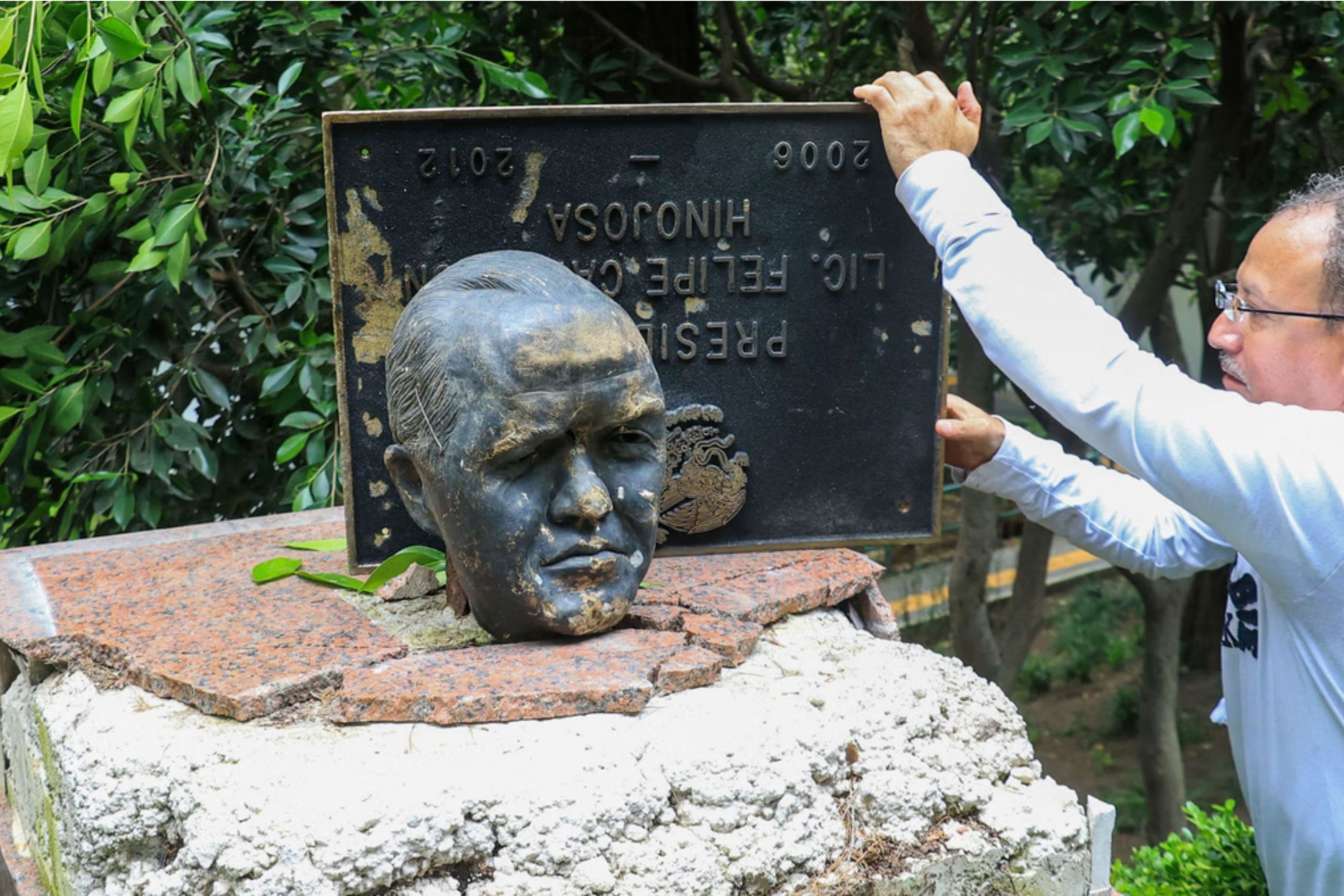 No estoy de acuerdo con decapitación de estatua de Calderón: CSP
