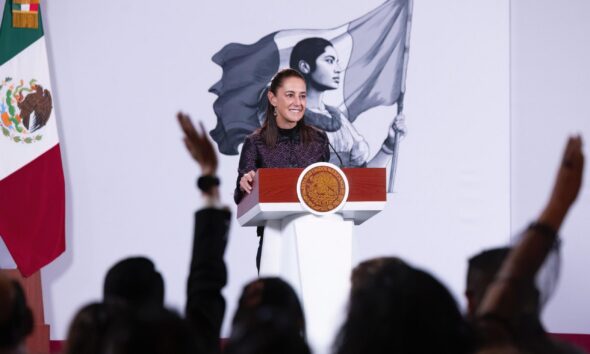 Ante los resultados parciales de la elección en Brasil que pone ligeramente encima al ultraderechista Flavio Bolsonaro sobre el actual presidente Luiz Inácio Lula da Silva, la presidenta Claudia Sheinbaum Pardo señaló que la derecha es un movimiento político que está contra el pueblo y que defiende la supremacía de unos sobre otros.